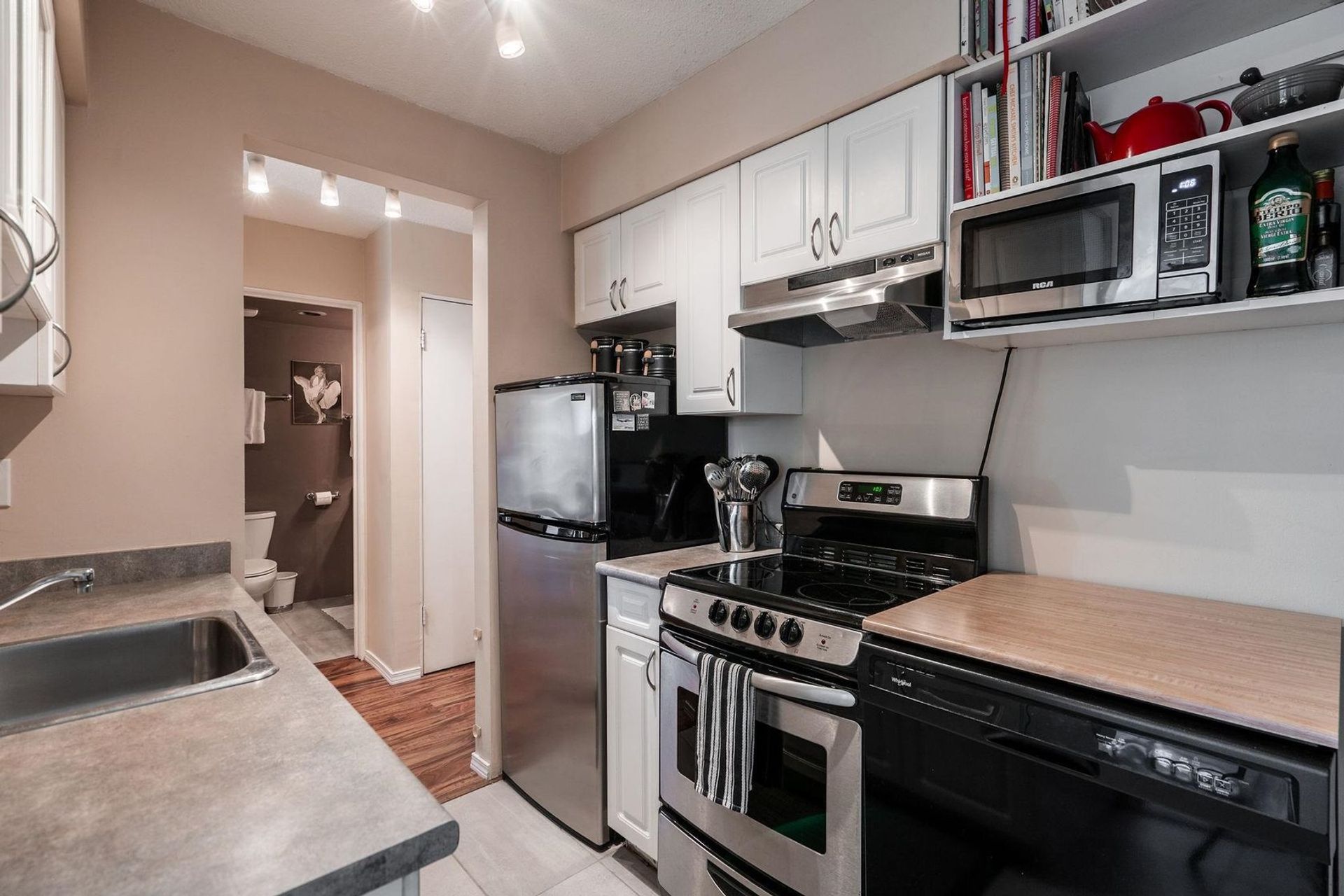 175-e-4th-street-lower-lonsdale-north-vancouver-06 at 212 - 175 E 4th Street, Lower Lonsdale, North Vancouver 175-e-4th-street-lower-lonsdale-north-vancouver-06 at 212 - 175 E 4th Street, Lower Lonsdale, North Vancouver