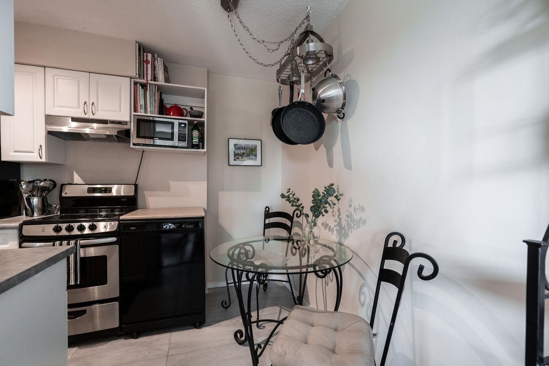 175-e-4th-street-lower-lonsdale-north-vancouver-08 at 212 - 175 E 4th Street, Lower Lonsdale, North Vancouver 175-e-4th-street-lower-lonsdale-north-vancouver-08 at 212 - 175 E 4th Street, Lower Lonsdale, North Vancouver