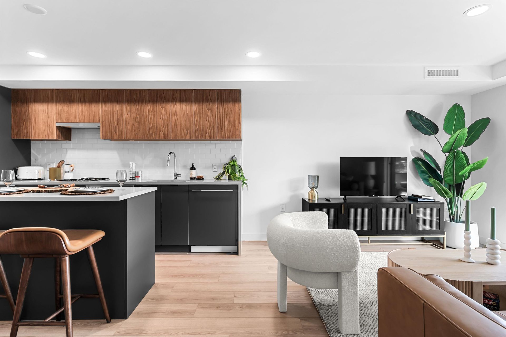 101 - 2419 Grant Street, Renfrew VE, Vancouver East 