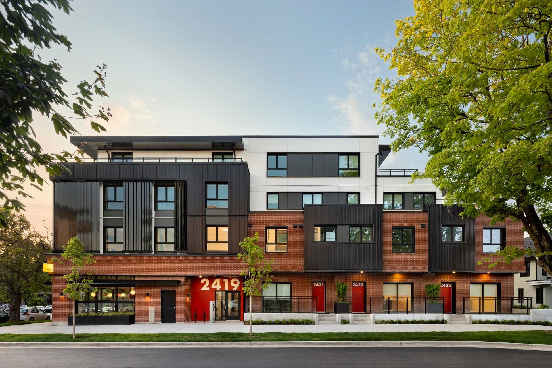 303 - 2419 Grant Street, Renfrew VE, Vancouver East 