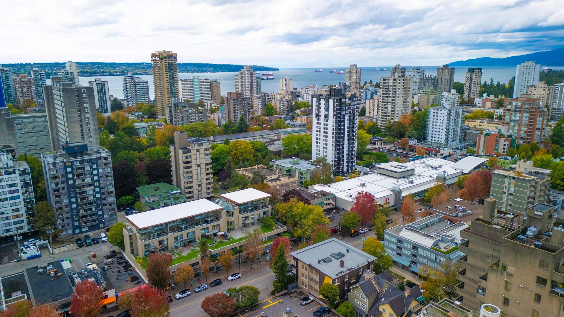 1688-robson-street-west-end-vw-vancouver-west-02 at PH4 - 1688 Robson Street, West End VW, Vancouver West 1688-robson-street-west-end-vw-vancouver-west-02 at PH4 - 1688 Robson Street, West End VW, Vancouver West