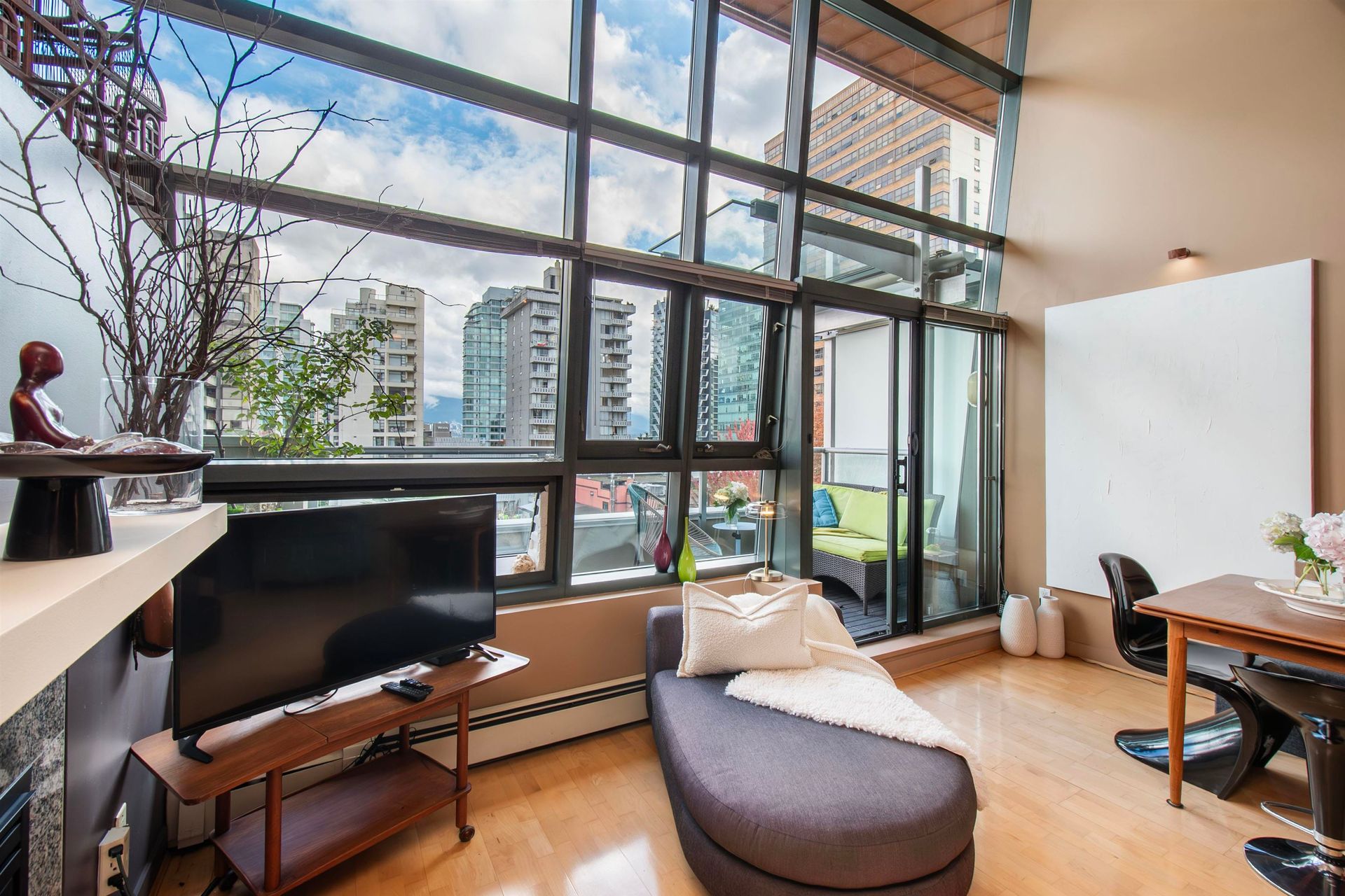 1688-robson-street-west-end-vw-vancouver-west-13 at PH4 - 1688 Robson Street, West End VW, Vancouver West 1688-robson-street-west-end-vw-vancouver-west-13 at PH4 - 1688 Robson Street, West End VW, Vancouver West