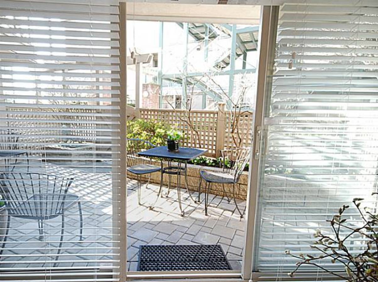 image-261549721-5.jpg at C4 - 332  Ave, Lower Lonsdale, North Vancouver image-261549721-5.jpg at C4 - 332  Ave, Lower Lonsdale, North Vancouver