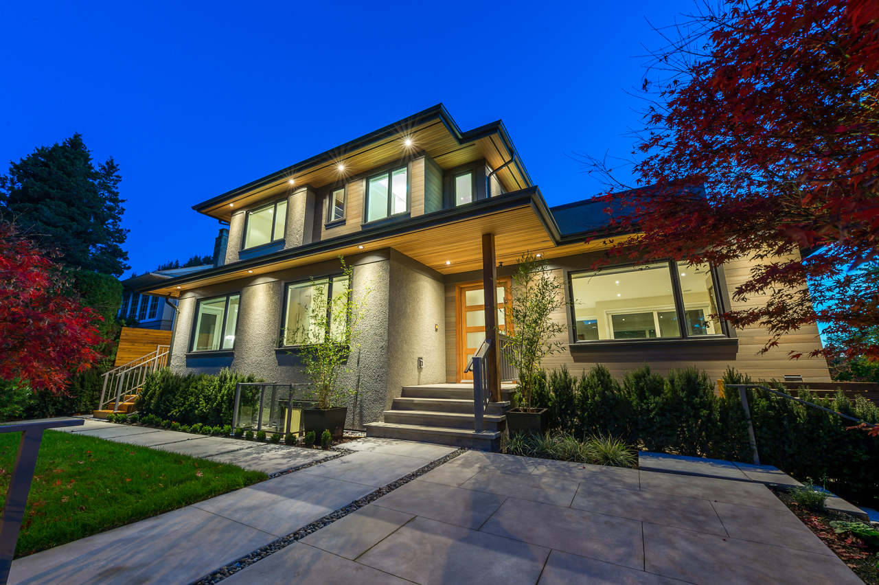 990 Jefferson Avenue, Ambleside, West Vancouver  by Miller Wark Real Estate Team 990 Jefferson Avenue, Ambleside, West Vancouver