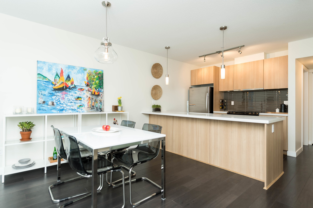 202 - 618 Langside, Coquitlam West, Coquitlam 