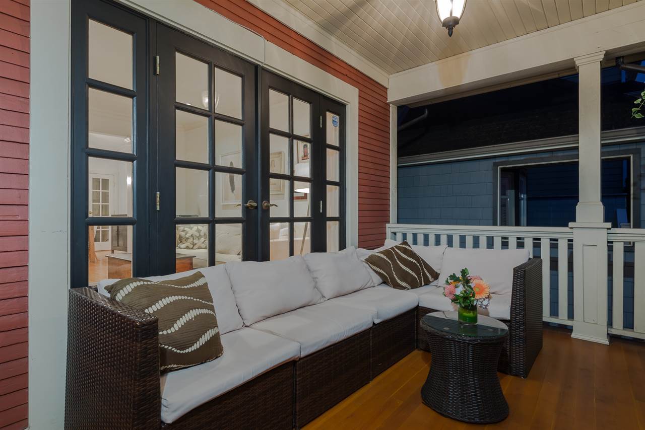 front-porch at 238 W 5th Street, Lower Lonsdale, North Vancouver front-porch at 238 W 5th Street, Lower Lonsdale, North Vancouver