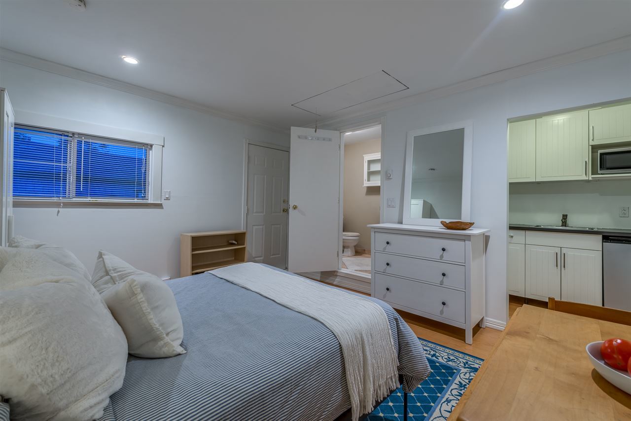 suite at 238 W 5th Street, Lower Lonsdale, North Vancouver suite at 238 W 5th Street, Lower Lonsdale, North Vancouver