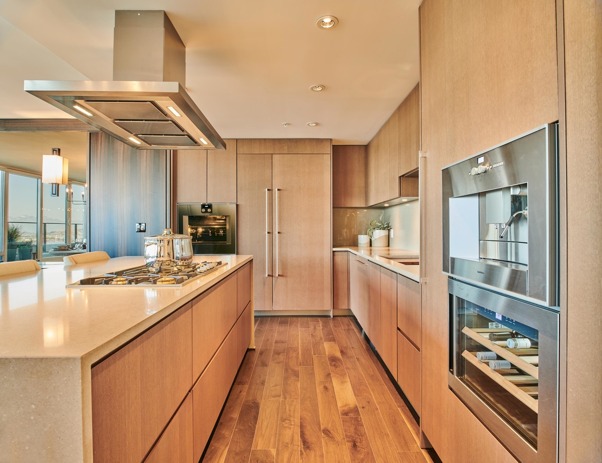 2201 - 210 Salter Street, Queensborough, New Westminster 