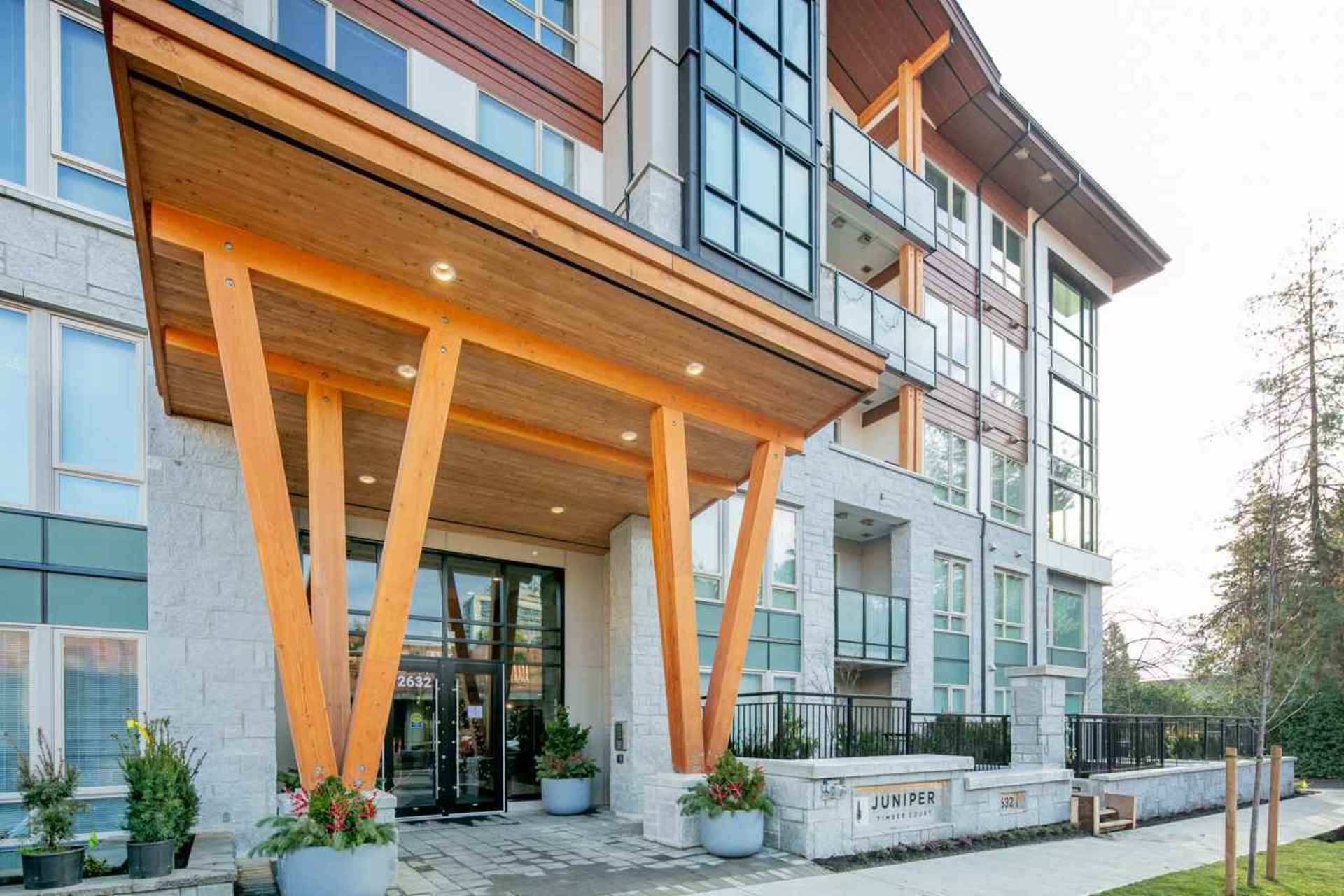 310 - 2632 Library Lane, Lynn Valley, North Vancouver 