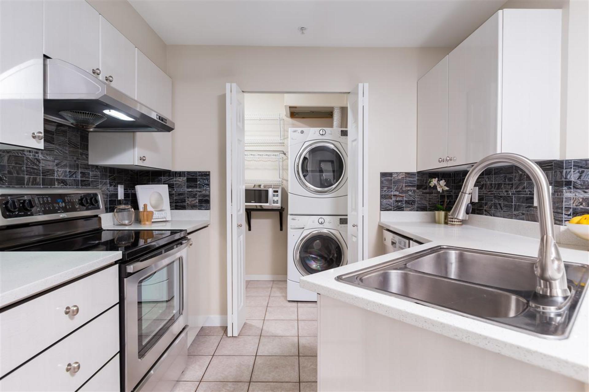 150-w-22nd-street-central-lonsdale-north-vancouver-04 at 411 - 150 W 22nd Street, Central Lonsdale, North Vancouver 150-w-22nd-street-central-lonsdale-north-vancouver-04 at 411 - 150 W 22nd Street, Central Lonsdale, North Vancouver