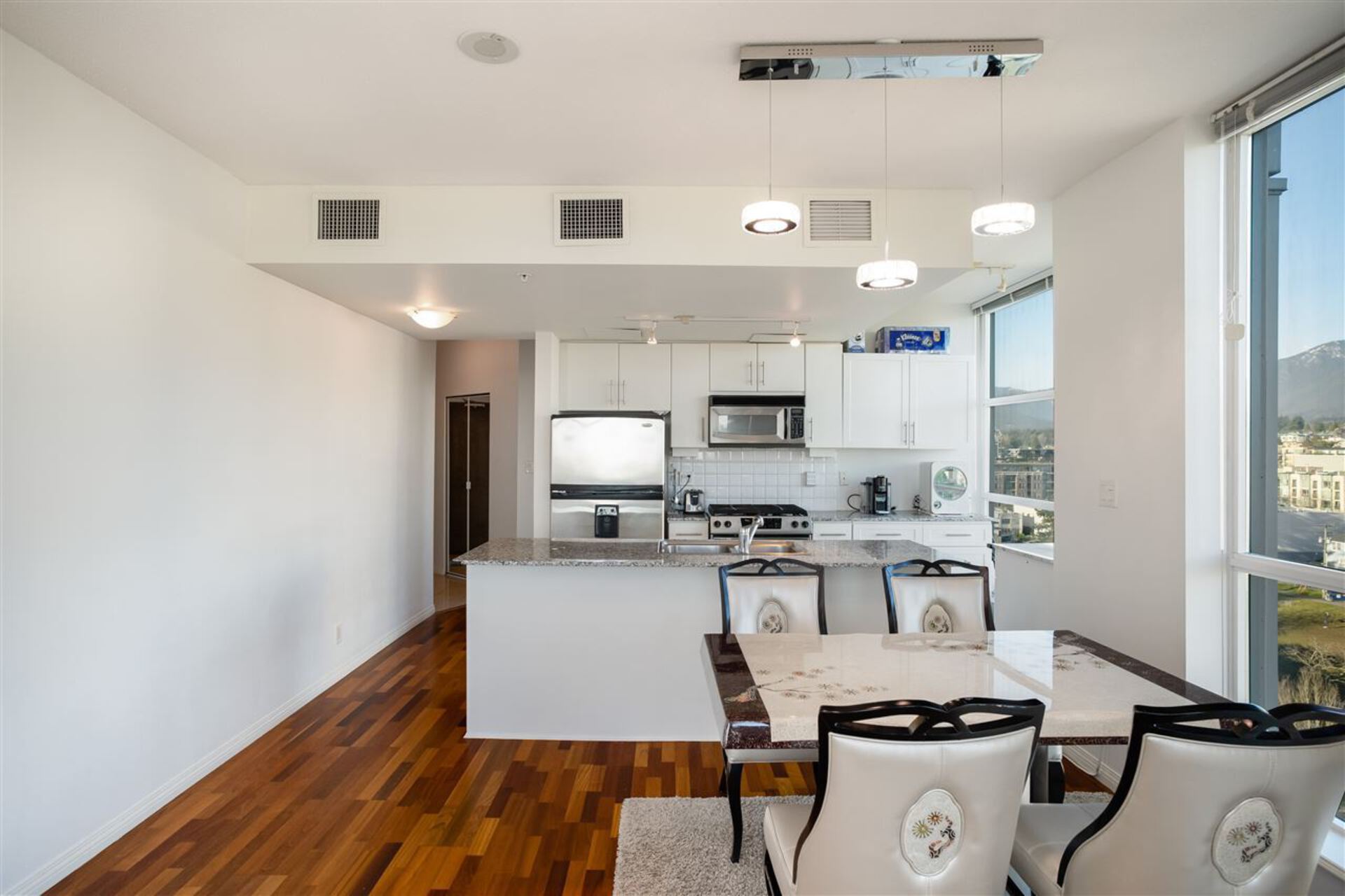 188-e-esplanade-street-lower-lonsdale-north-vancouver-03 at 1601 - 188 E Esplanade Street, Lower Lonsdale, North Vancouver 188-e-esplanade-street-lower-lonsdale-north-vancouver-03 at 1601 - 188 E Esplanade Street, Lower Lonsdale, North Vancouver