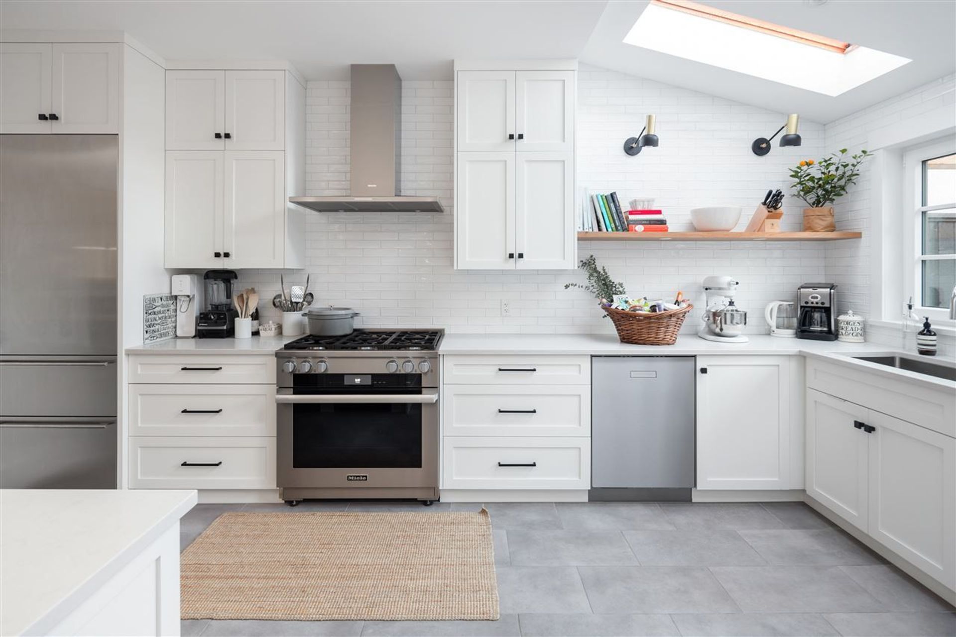 238-w-5th-street-lower-lonsdale-north-vancouver-03 at 238 W 5th Street, Lower Lonsdale, North Vancouver 238-w-5th-street-lower-lonsdale-north-vancouver-03 at 238 W 5th Street, Lower Lonsdale, North Vancouver