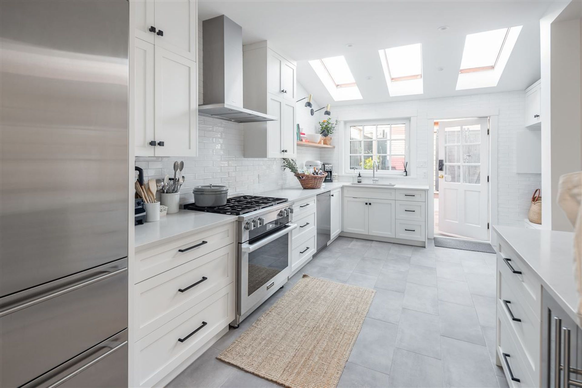 238-w-5th-street-lower-lonsdale-north-vancouver-07 at 238 W 5th Street, Lower Lonsdale, North Vancouver 238-w-5th-street-lower-lonsdale-north-vancouver-07 at 238 W 5th Street, Lower Lonsdale, North Vancouver