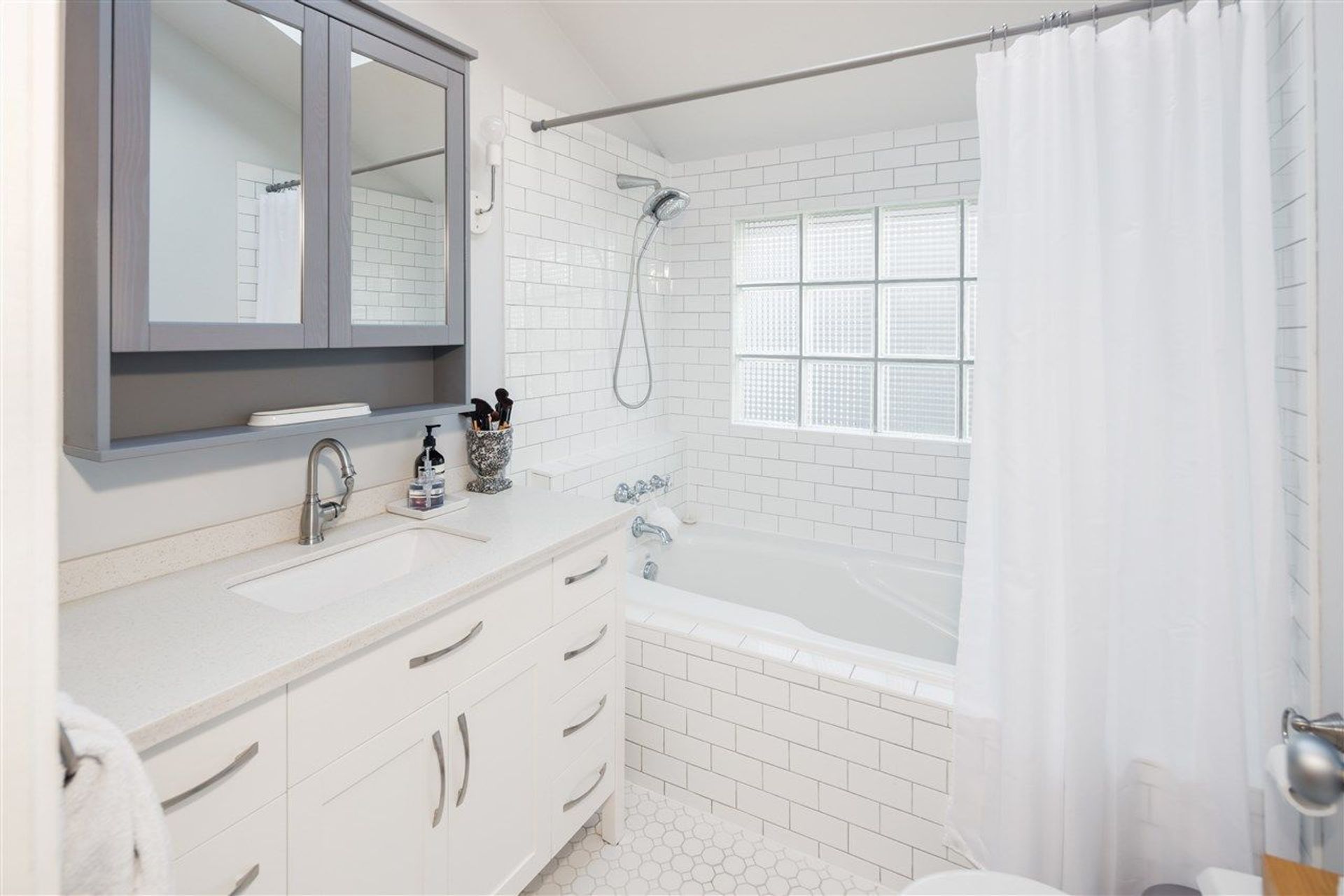 238-w-5th-street-lower-lonsdale-north-vancouver-21 at 238 W 5th Street, Lower Lonsdale, North Vancouver 238-w-5th-street-lower-lonsdale-north-vancouver-21 at 238 W 5th Street, Lower Lonsdale, North Vancouver