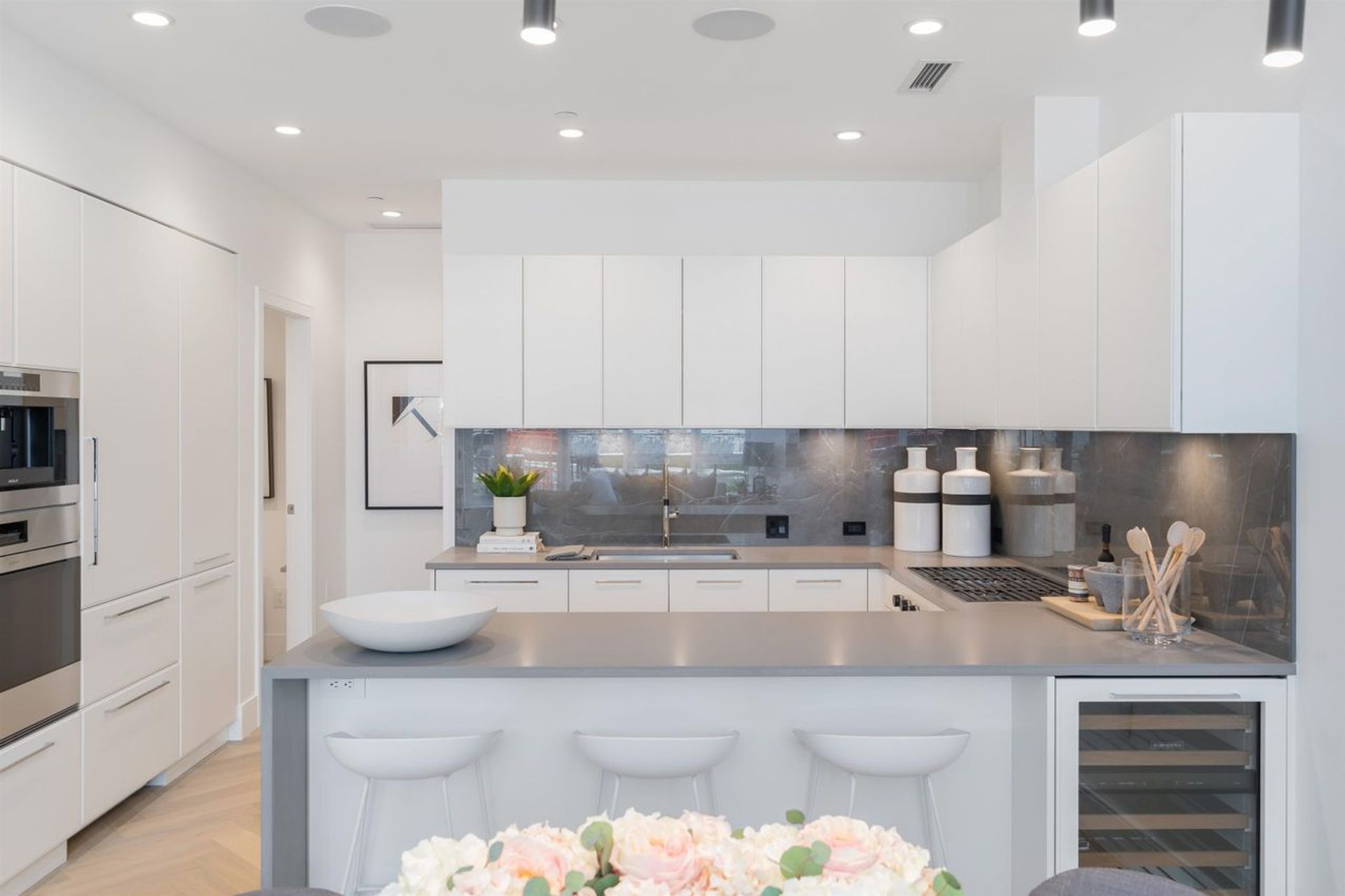 202 - 4685 Cambie Street, Cambie, Vancouver West by Miller Wark Real Estate Team 202 - 4685 Cambie Street, Cambie, Vancouver West