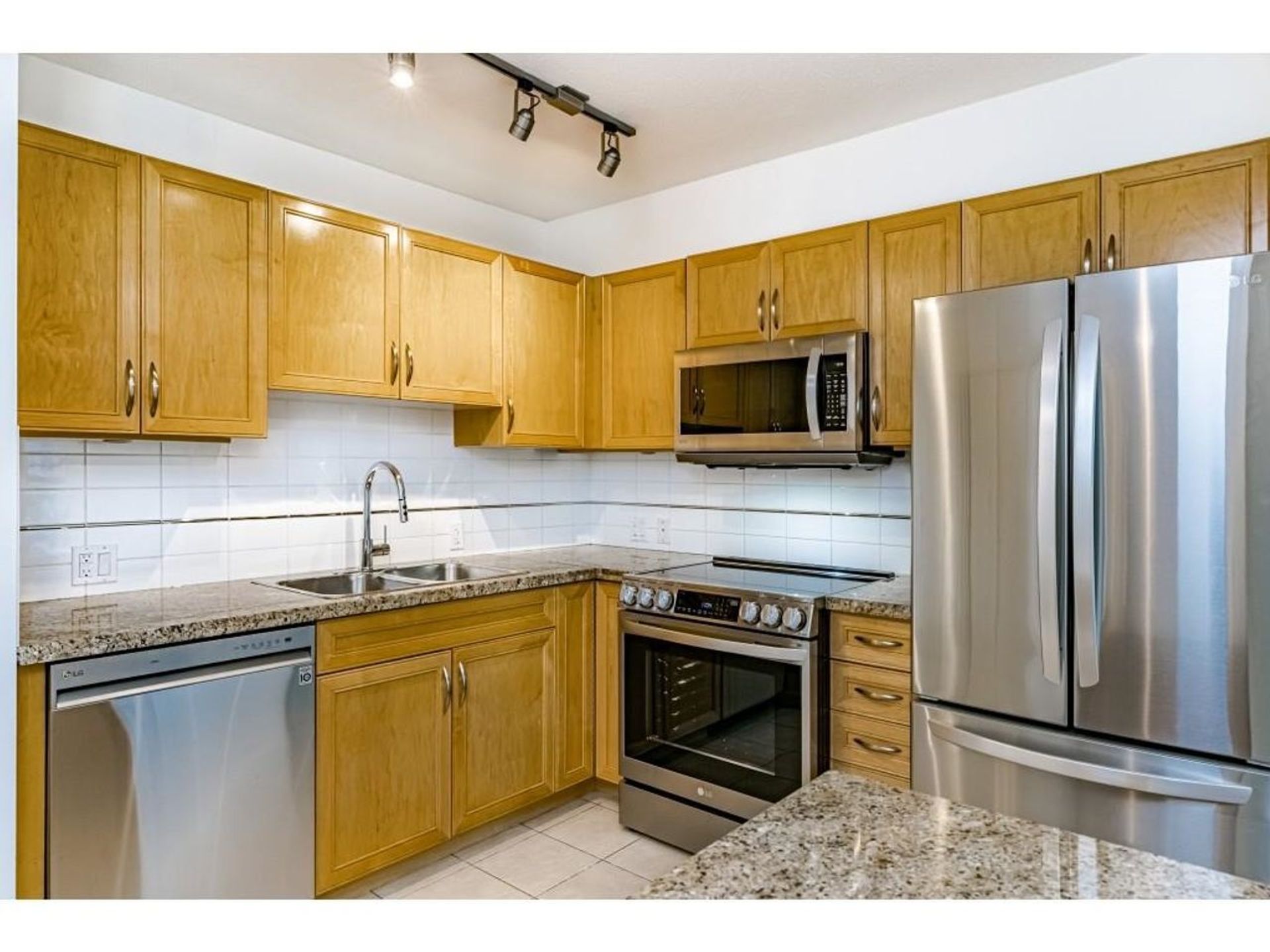 4398-buchanan-street-brentwood-park-burnaby-north-09 at 402 - 4398 Buchanan Street, Brentwood Park, Burnaby North 4398-buchanan-street-brentwood-park-burnaby-north-09 at 402 - 4398 Buchanan Street, Brentwood Park, Burnaby North