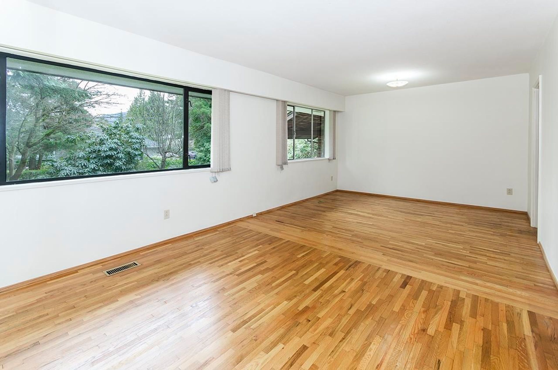 3738-hillcrest-avenue-edgemont-north-vancouver-11 at 3738 Hillcrest Avenue, Edgemont, North Vancouver 3738-hillcrest-avenue-edgemont-north-vancouver-11 at 3738 Hillcrest Avenue, Edgemont, North Vancouver