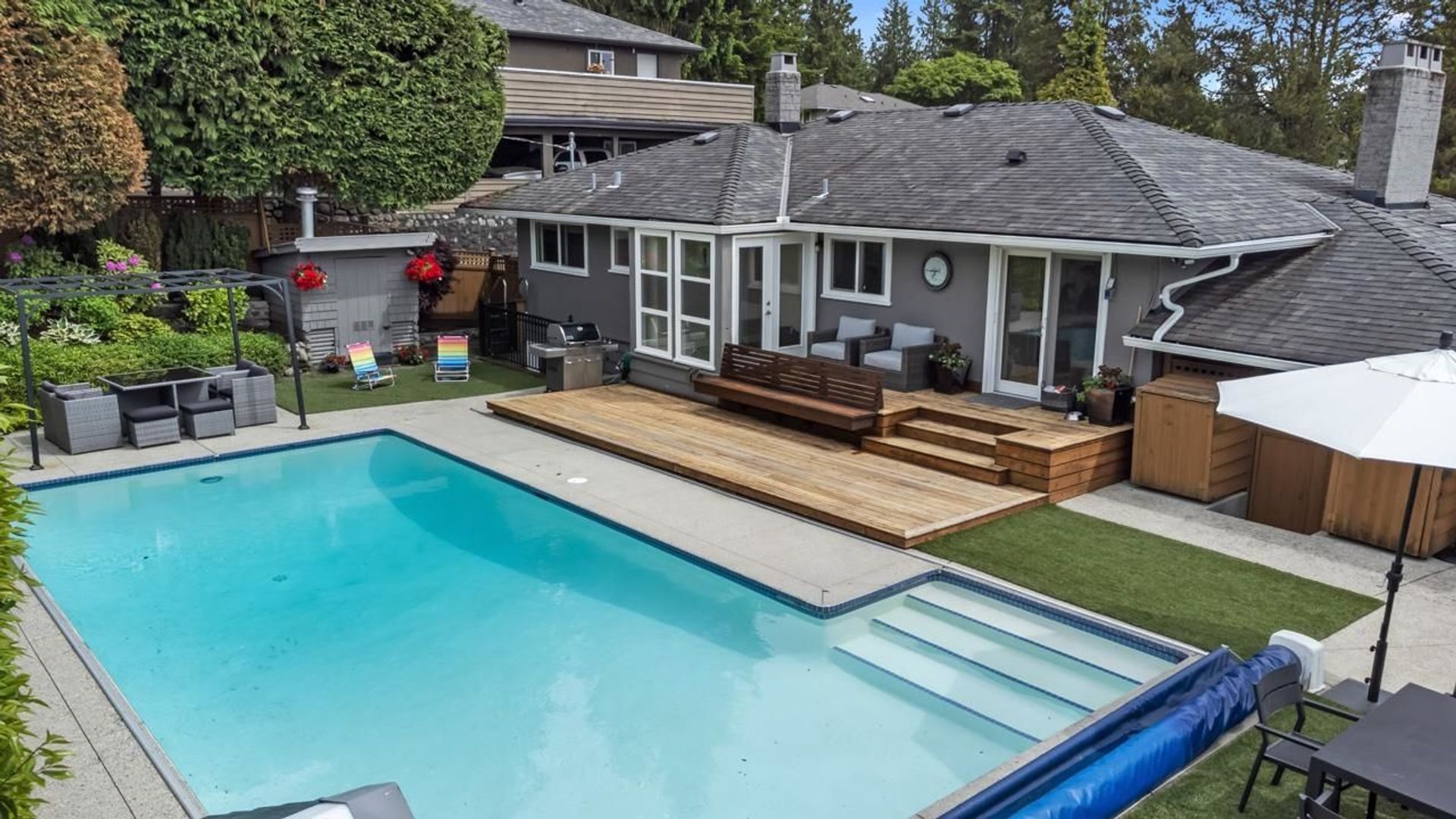 896 Wavertree Road, Forest Hills NV, North Vancouver  by Miller Wark Real Estate Team 896 Wavertree Road, Forest Hills NV, North Vancouver