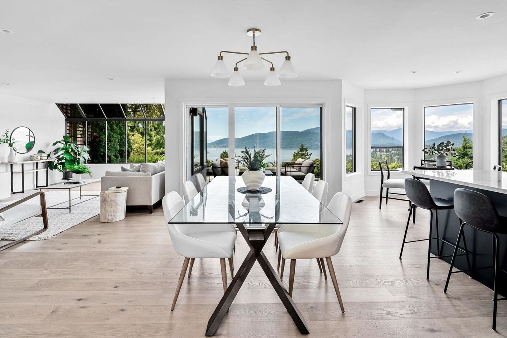 5220 Timberfeild Lane, Upper Caulfeild, West Vancouver  by Miller Wark Real Estate Team 5220 Timberfeild Lane, Upper Caulfeild, West Vancouver