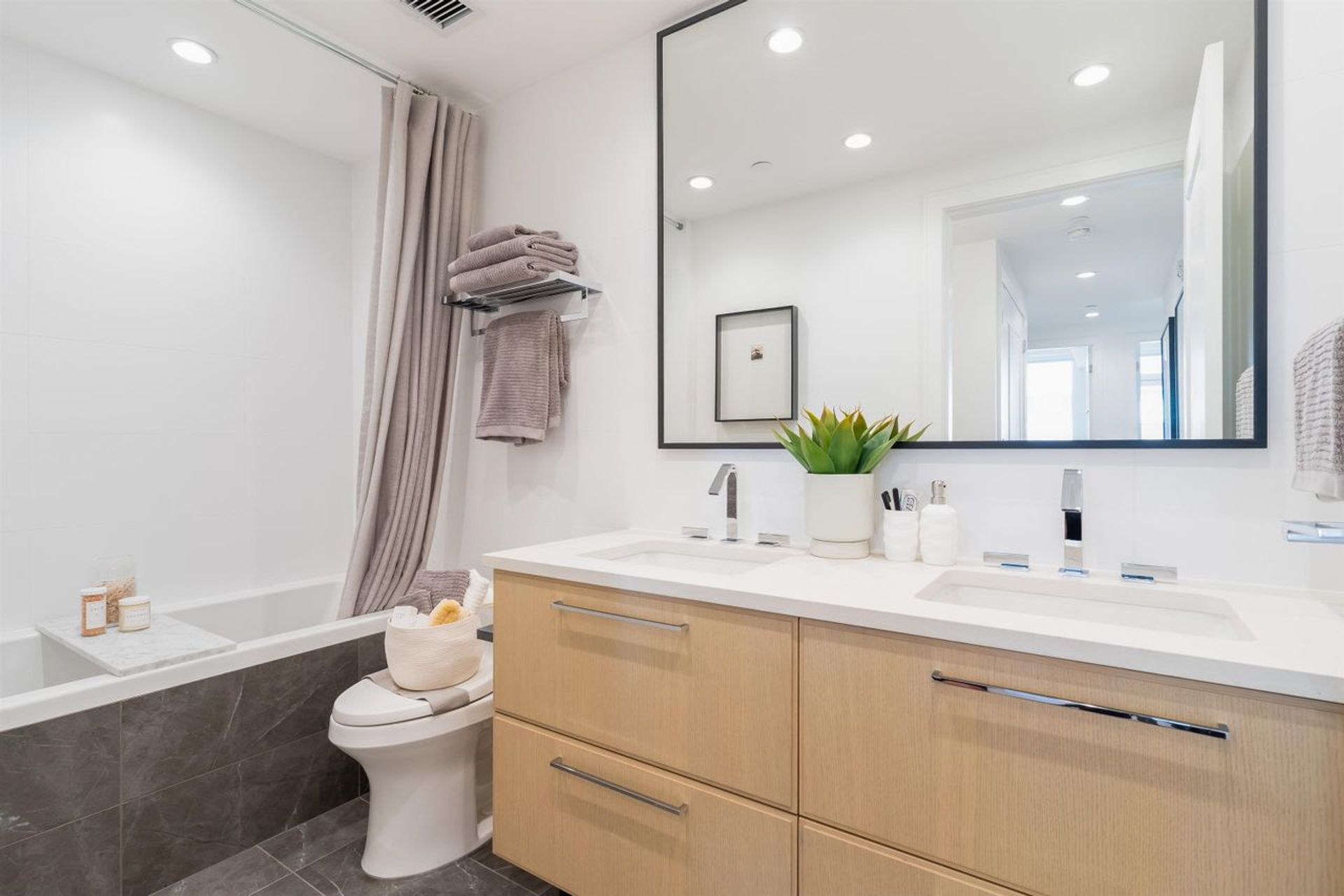 607-w-31st-avenue-cambie-vancouver-west-17 at 607 W 31st Avenue, Cambie, Vancouver West 607-w-31st-avenue-cambie-vancouver-west-17 at 607 W 31st Avenue, Cambie, Vancouver West