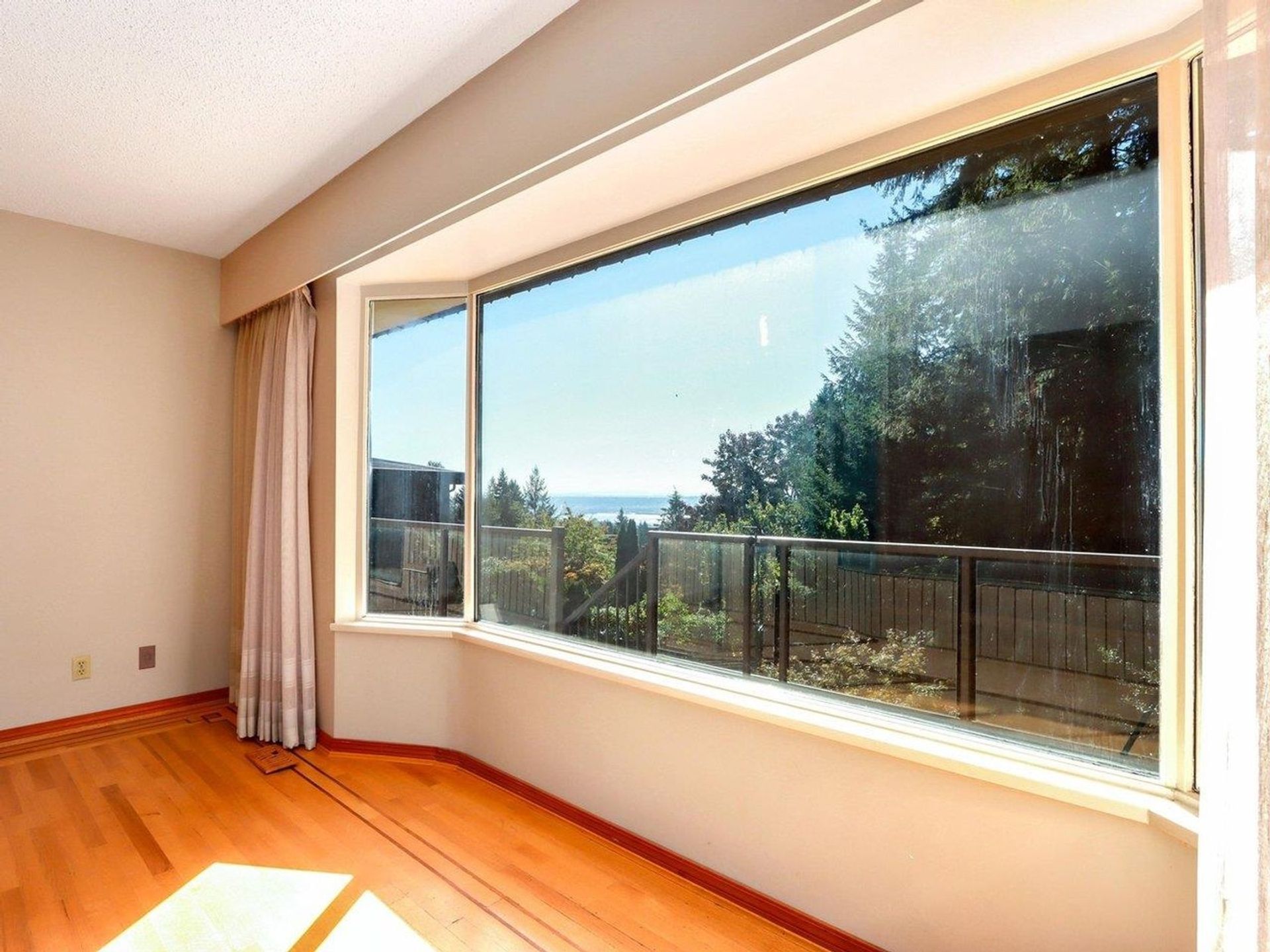 4444-starlight-way-upper-delbrook-north-vancouver-05 at 4441 Starlight Way, Upper Delbrook, North Vancouver 4444-starlight-way-upper-delbrook-north-vancouver-05 at 4441 Starlight Way, Upper Delbrook, North Vancouver