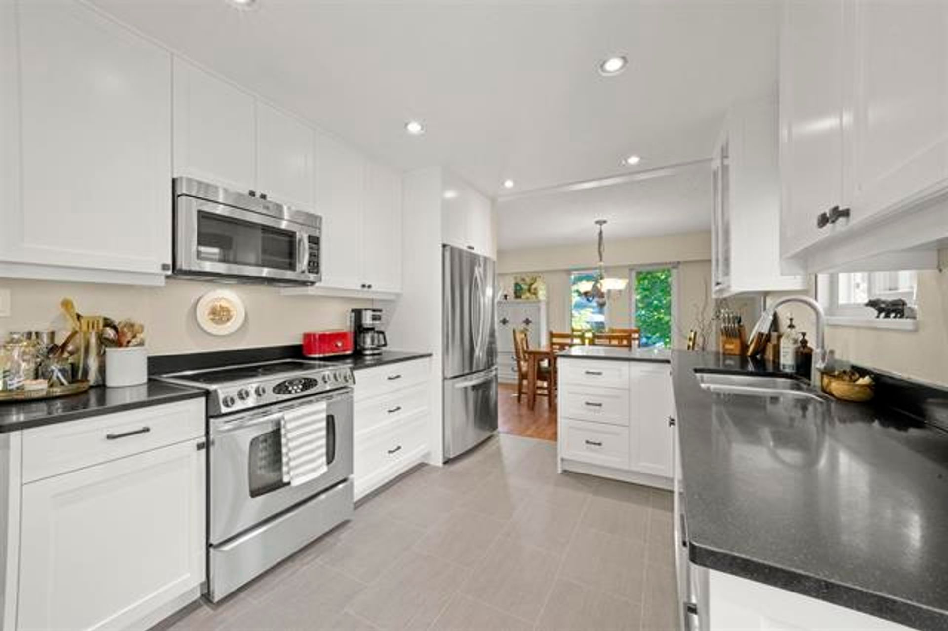 262813667-9 at 873 Lynwood Avenue, Oxford Heights, Port Coquitlam