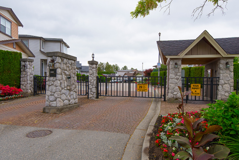 001 at 131 - 19639 Meadow Gardens Way, North Meadows PI, Pitt Meadows