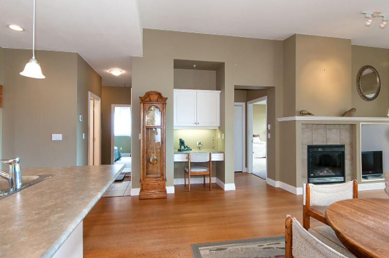 015 at 131 - 19639 Meadow Gardens Way, North Meadows PI, Pitt Meadows