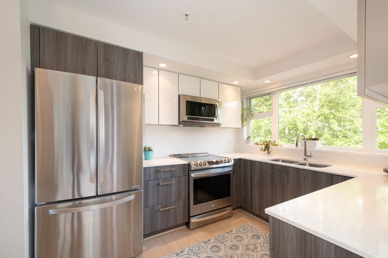 029 at 407 - 160 Shoreline Circle, College Park PM, Port Moody