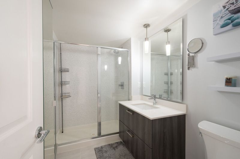 032 at 407 - 160 Shoreline Circle, College Park PM, Port Moody