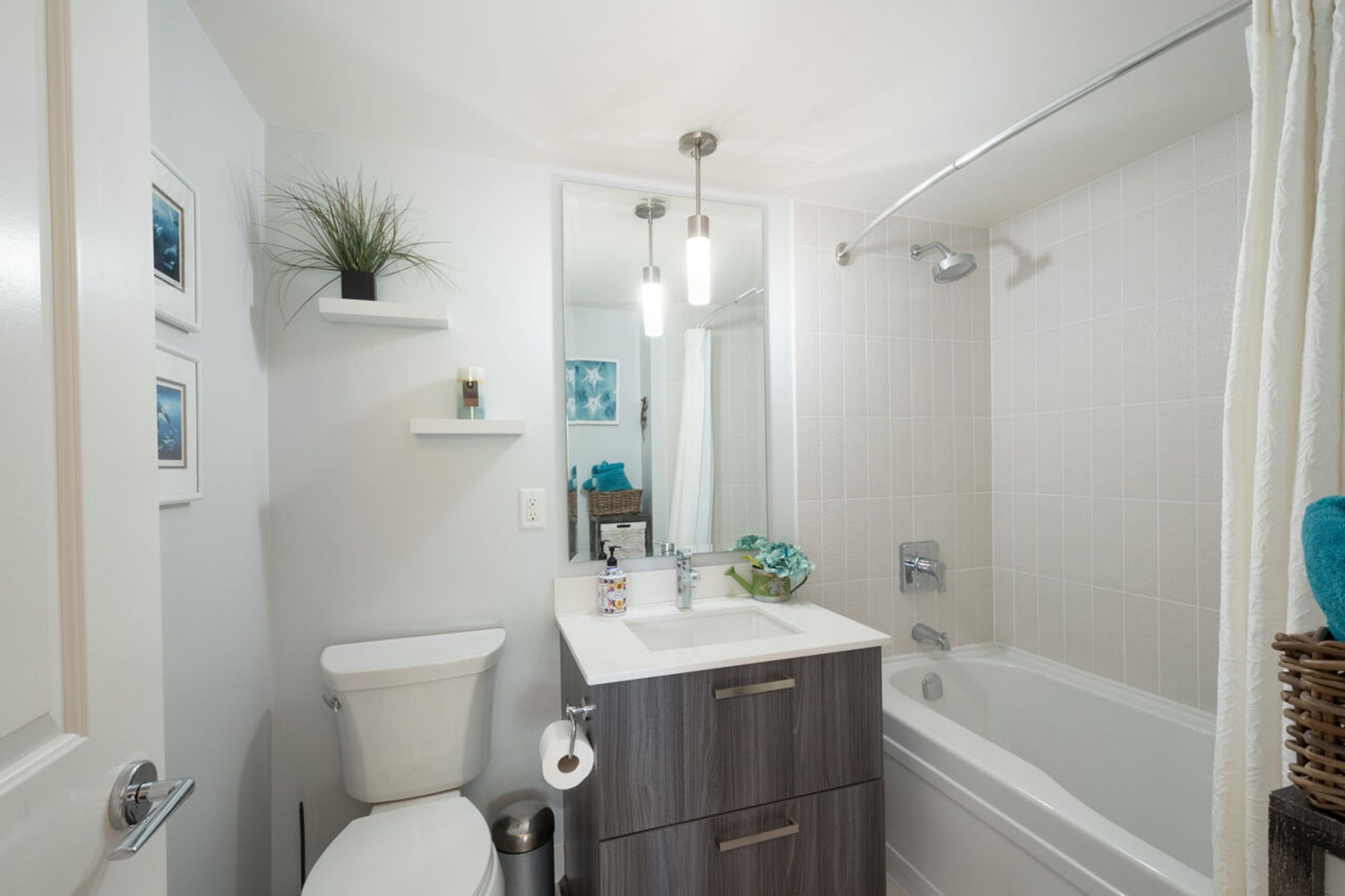 034 at 407 - 160 Shoreline Circle, College Park PM, Port Moody