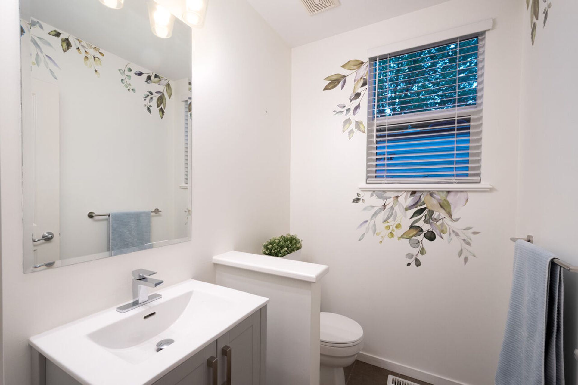 035 at 28 Alder Drive, Heritage Woods PM, Port Moody