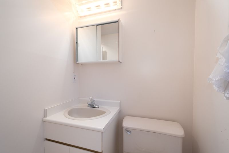 037 at 937 Westmount Drive, College Park PM, Port Moody