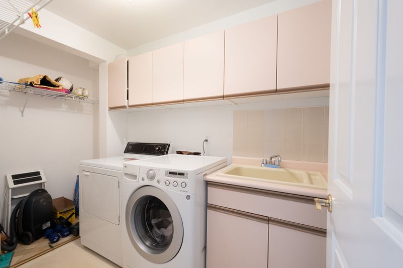 041 at 937 Westmount Drive, College Park PM, Port Moody