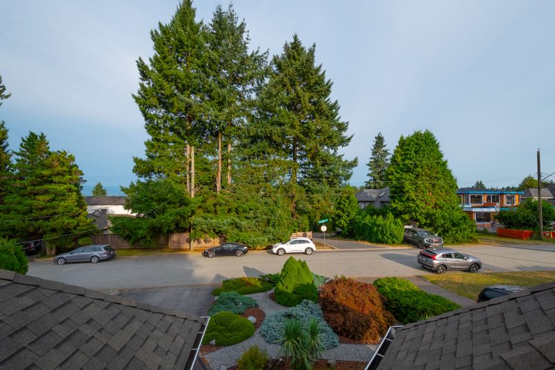 047 at 937 Westmount Drive, College Park PM, Port Moody