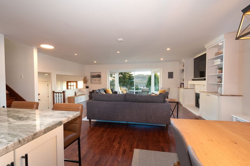 009 at 125 April Road, Barber Street, Port Moody