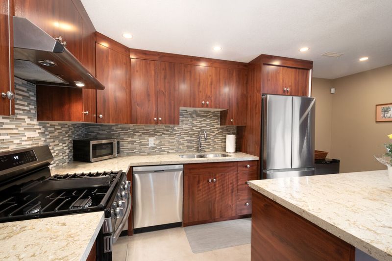 078 at 3 Maple Drive, Heritage Woods PM, Port Moody