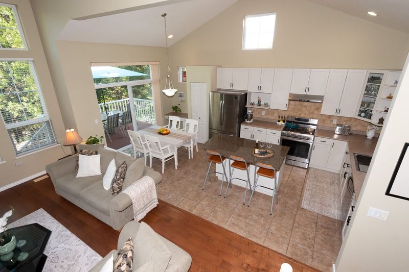 058 at 10 Ashwood Drive, Heritage Woods PM, Port Moody