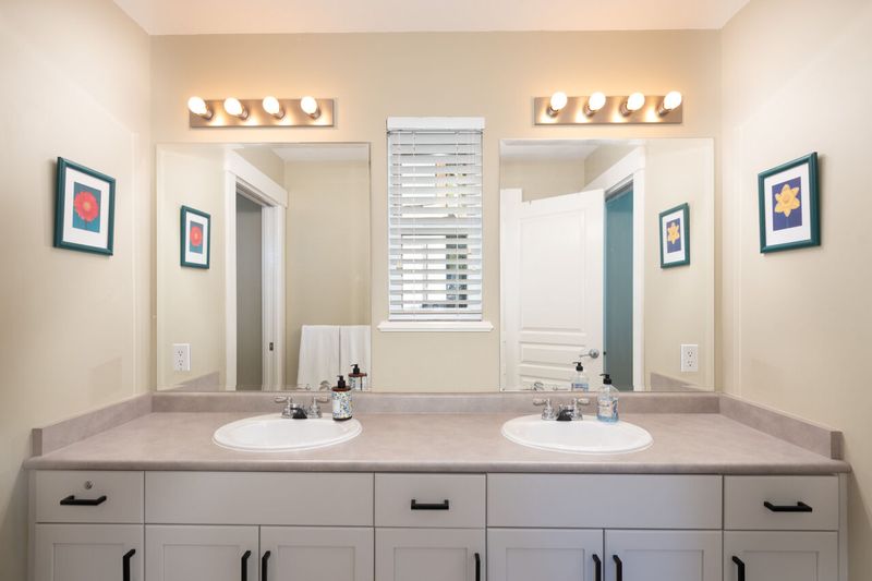 078 at 10 Ashwood Drive, Heritage Woods PM, Port Moody