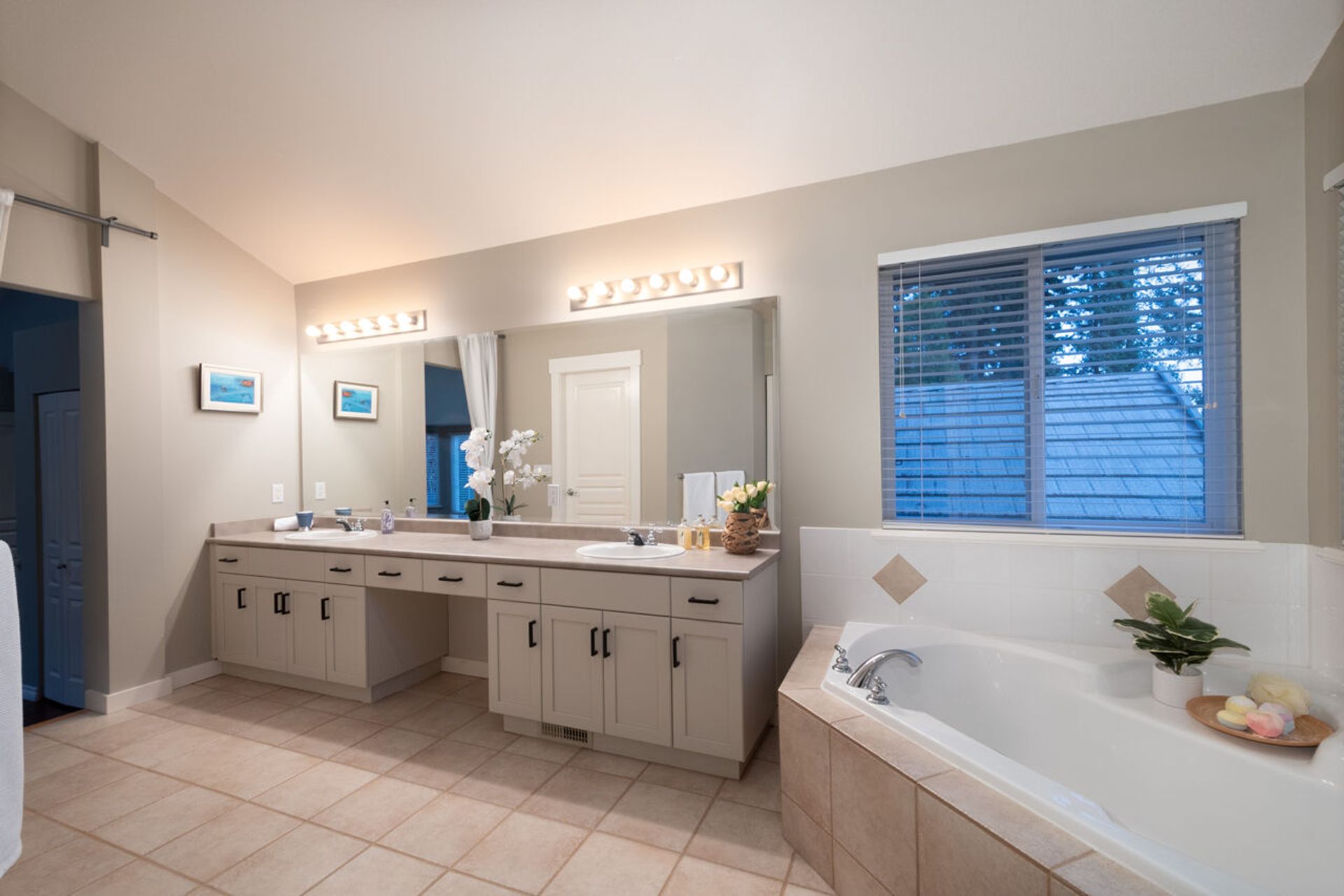 070 at 10 Ashwood Drive, Heritage Woods PM, Port Moody