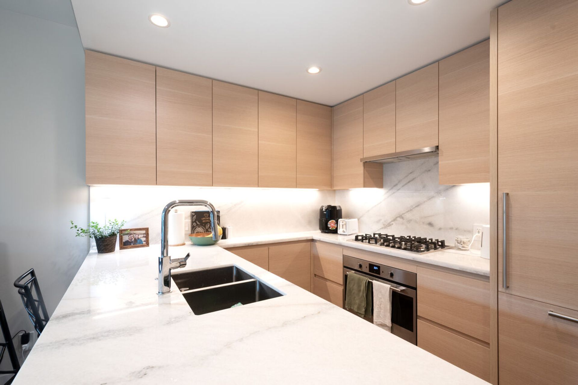 020 at 905 - 308 Morrissey Road, Port Moody Centre, Port Moody