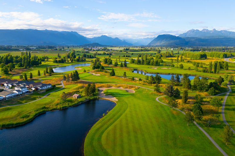 084 at 409 - 19677 Meadow Gardens Way, North Meadows PI, Pitt Meadows