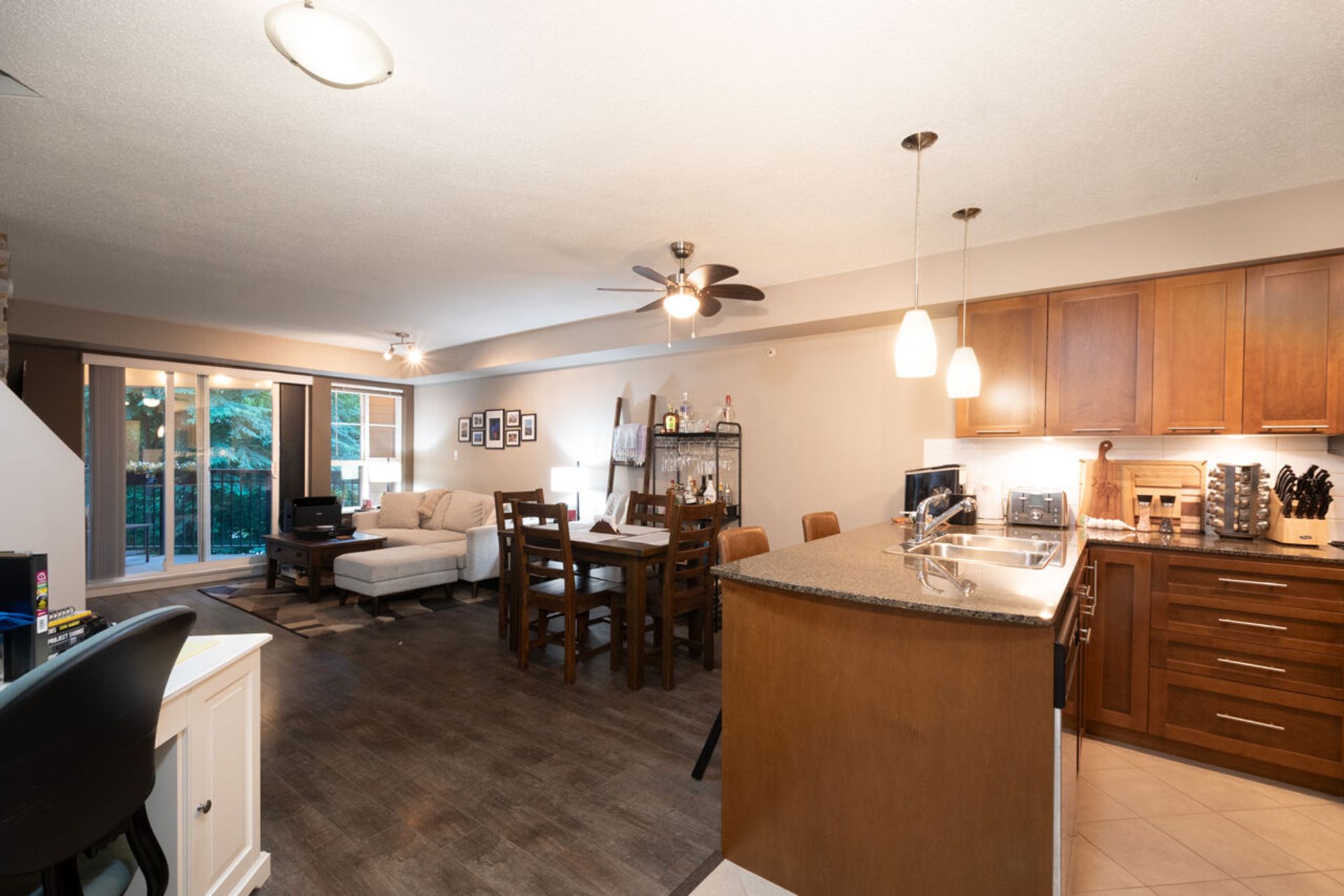 009 at 409 - 19677 Meadow Gardens Way, North Meadows PI, Pitt Meadows