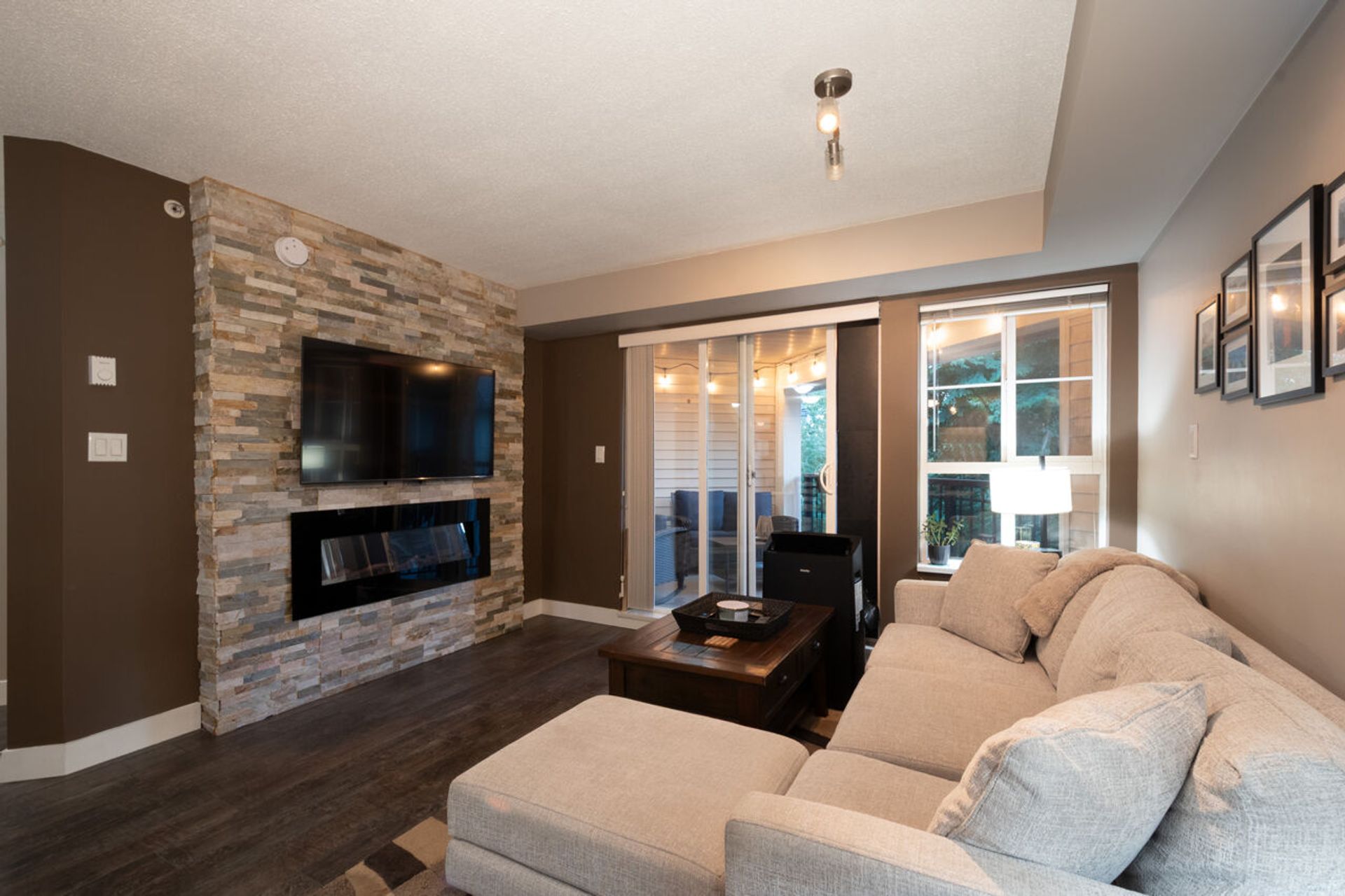 021 at 409 - 19677 Meadow Gardens Way, North Meadows PI, Pitt Meadows
