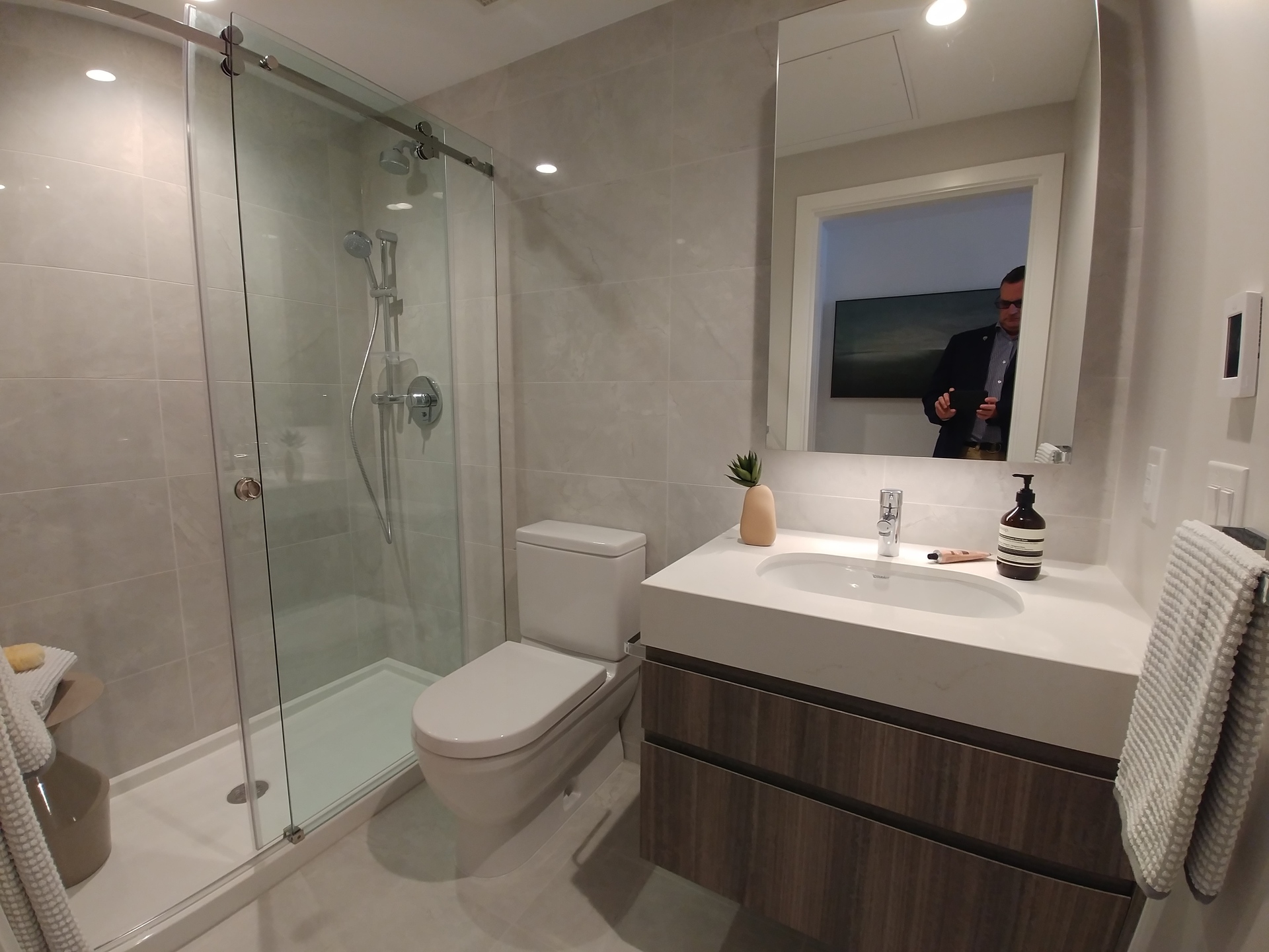 maywood-2bed-ensuite-bathroom at 6463 Silver Avenue, Metrotown, Burnaby South maywood-2bed-ensuite-bathroom at 6463 Silver Avenue, Metrotown, Burnaby South