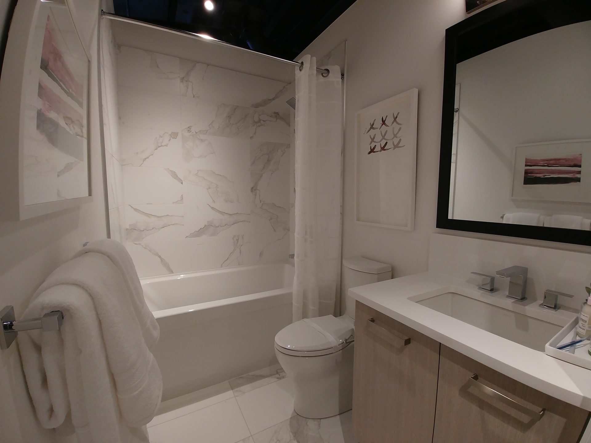 one-central-light-colour-scheme-bathroom at 10297 133a Street, Whalley, North Surrey one-central-light-colour-scheme-bathroom at 10297 133a Street, Whalley, North Surrey