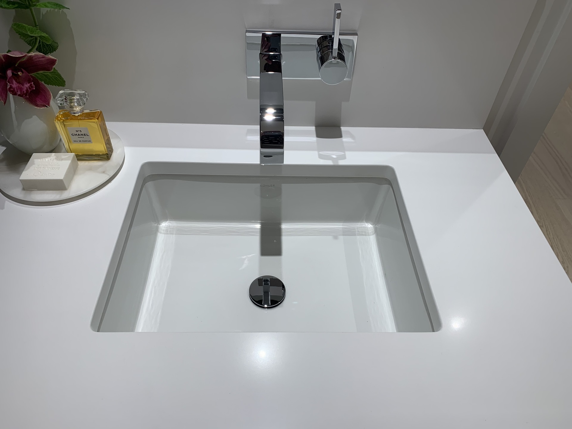 Legacy en-suite undermounted sink at 4464 Dunbar Street, Dunbar, Vancouver West Legacy en-suite undermounted sink at 4464 Dunbar Street, Dunbar, Vancouver West