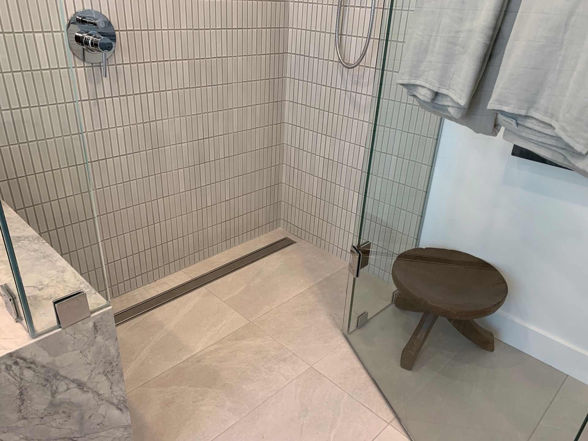 No threshold shower at 6020-6040 E Boulevard, Kerrisdale, Vancouver West No threshold shower at 6020-6040 E Boulevard, Kerrisdale, Vancouver West