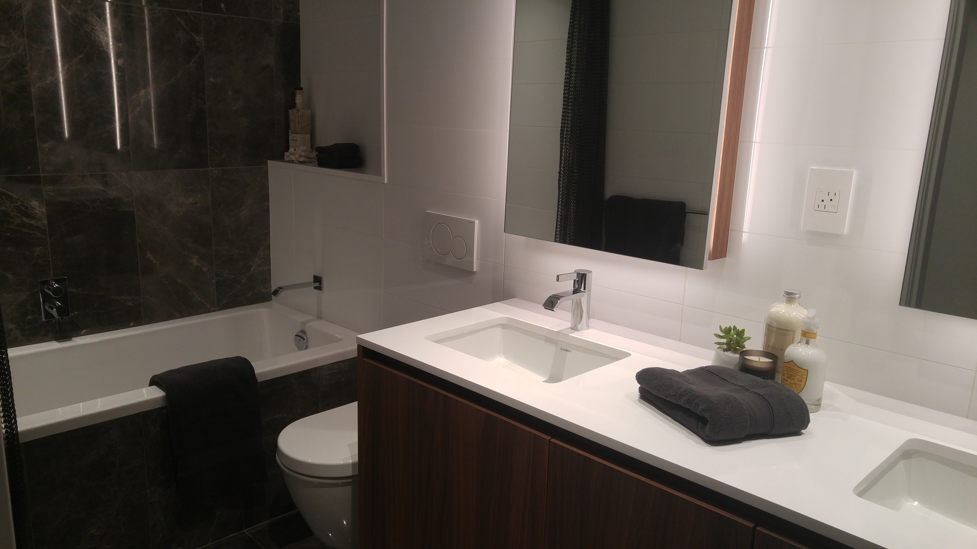 Belpark-ensuite at 375 West 59th Avenue, South Cambie, Vancouver West Belpark-ensuite at 375 West 59th Avenue, South Cambie, Vancouver West