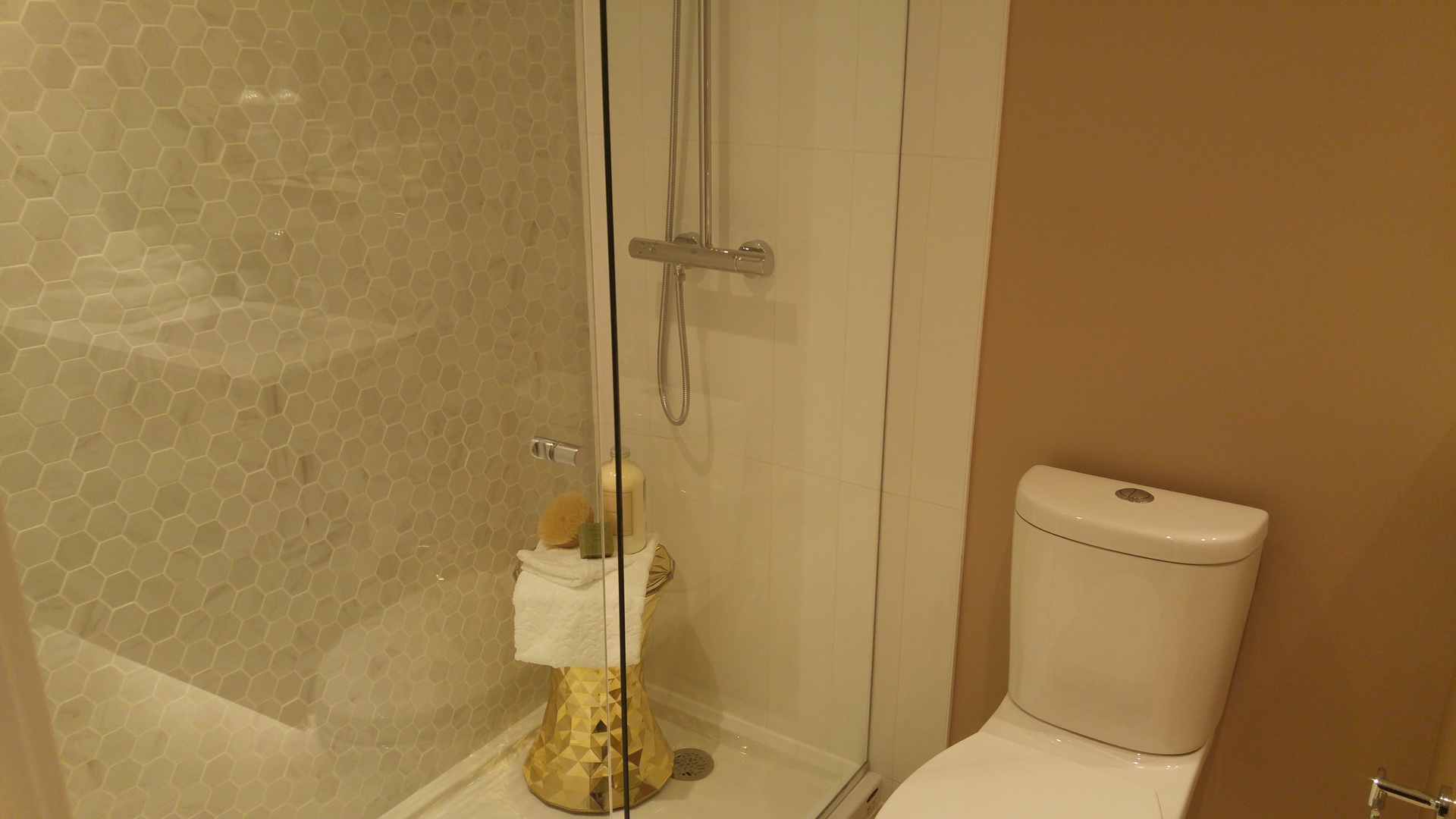 567-clarke-como-ensuite-frameless-glass-shower at 567 Clarke Road, Coquitlam West, Coquitlam 567-clarke-como-ensuite-frameless-glass-shower at 567 Clarke Road, Coquitlam West, Coquitlam
